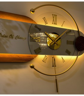 ساعت دیواری قهوه ای طلایی