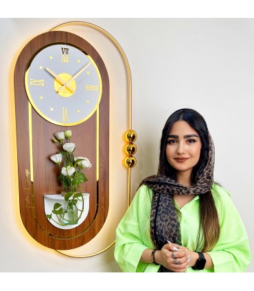 ساعت دیواری چوبی مدرن